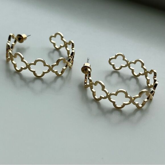 Hollow Out Small Flower Simple Earring Set, Festival earrings - Picture 8 of 13